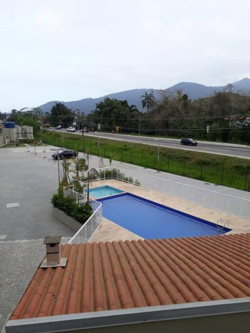 Apto Em Ubatuba Divisa Com A Praia De Itagua E Facil Acesso As Praias Fica Ao Lado Do Atacado Tenda Da Rodovia Rio Santos المظهر الخارجي الصورة